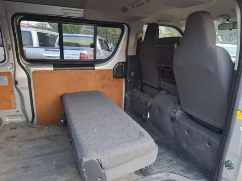 Toyota Hilux   - 2013