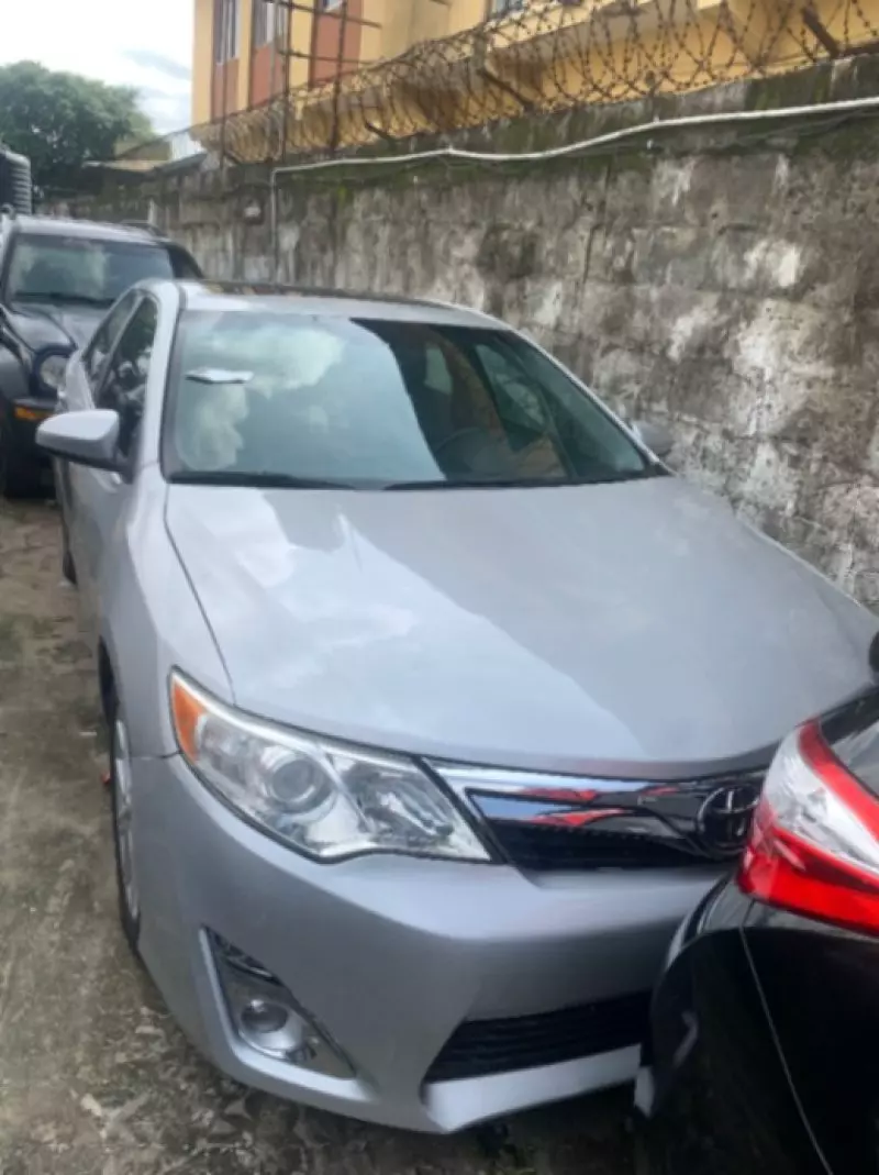 TOYOTA Camry - 2013
