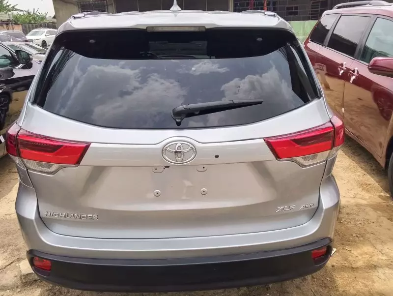 Toyota Highlander   - 2018