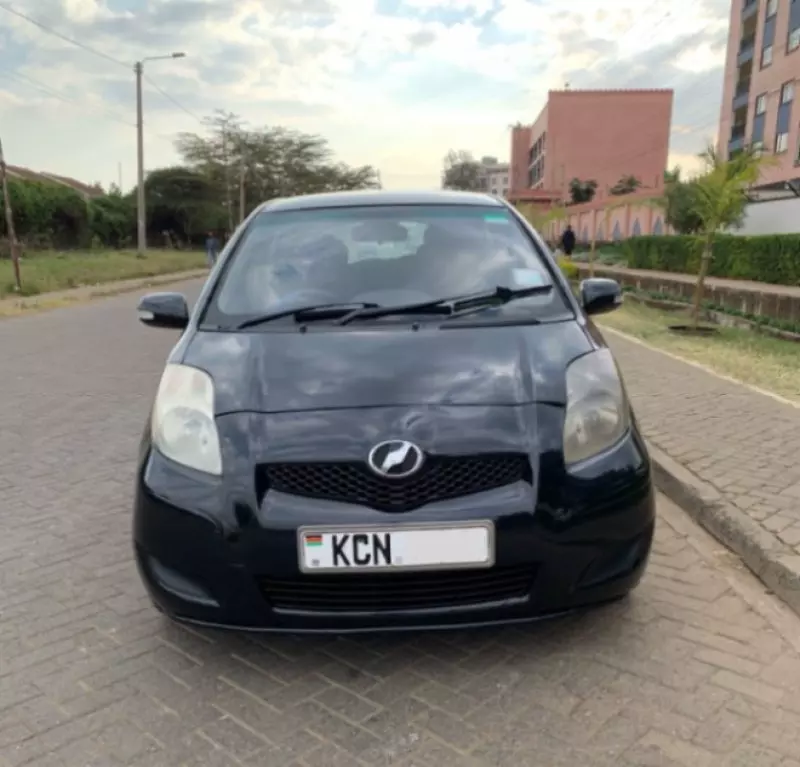 TOYOTA Vitz   - 2010