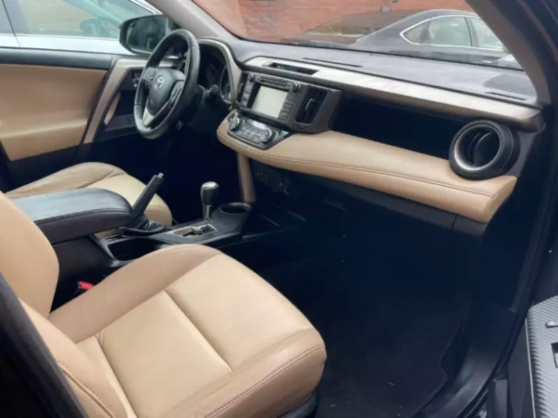 Toyota RAV 4   - 2015