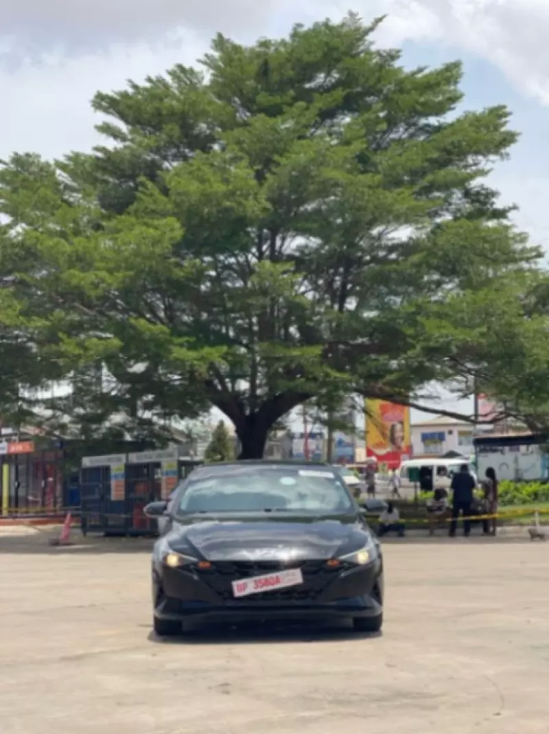 Hyundai Elantra   - 2021