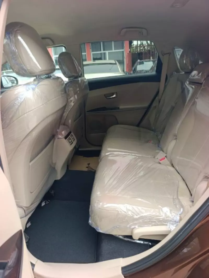 TOYOTA Venza   - 2010