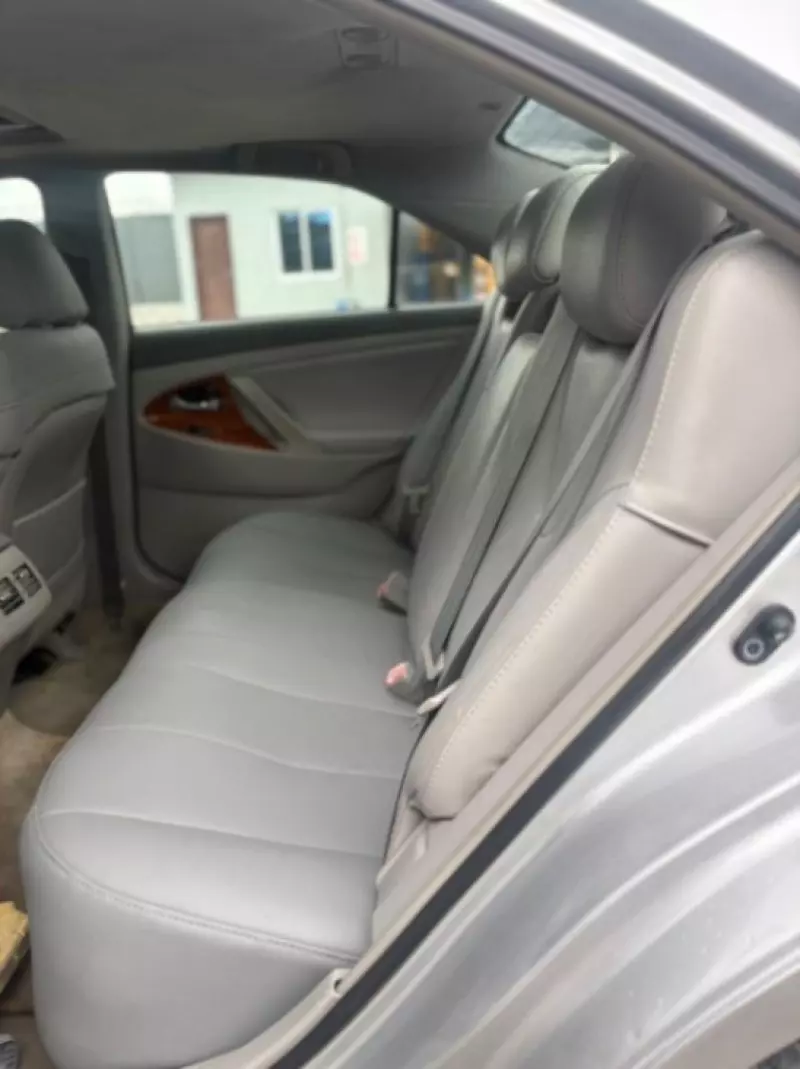 Toyota Camry   - 2011