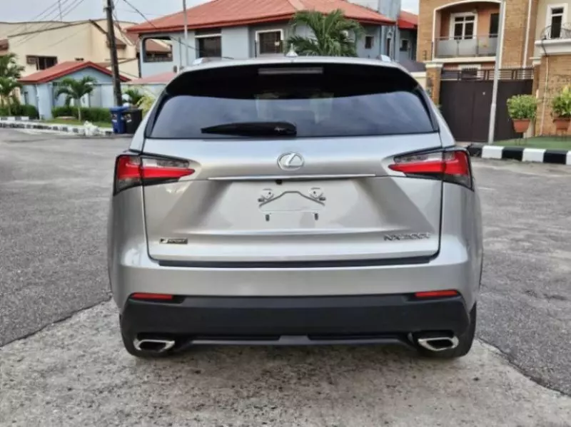 Lexus NX   - 2017