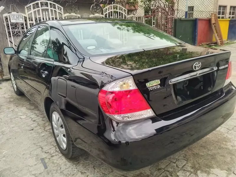 Toyota Camry   - 2006