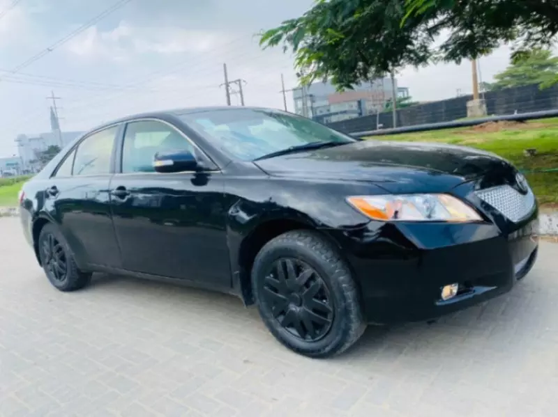 Toyota Camry   - 2009