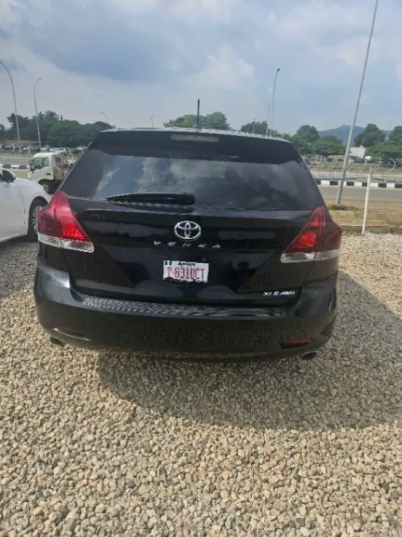 Toyota Venza   - 2014