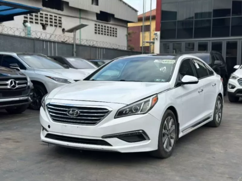 Hyundai Sonata   - 2016