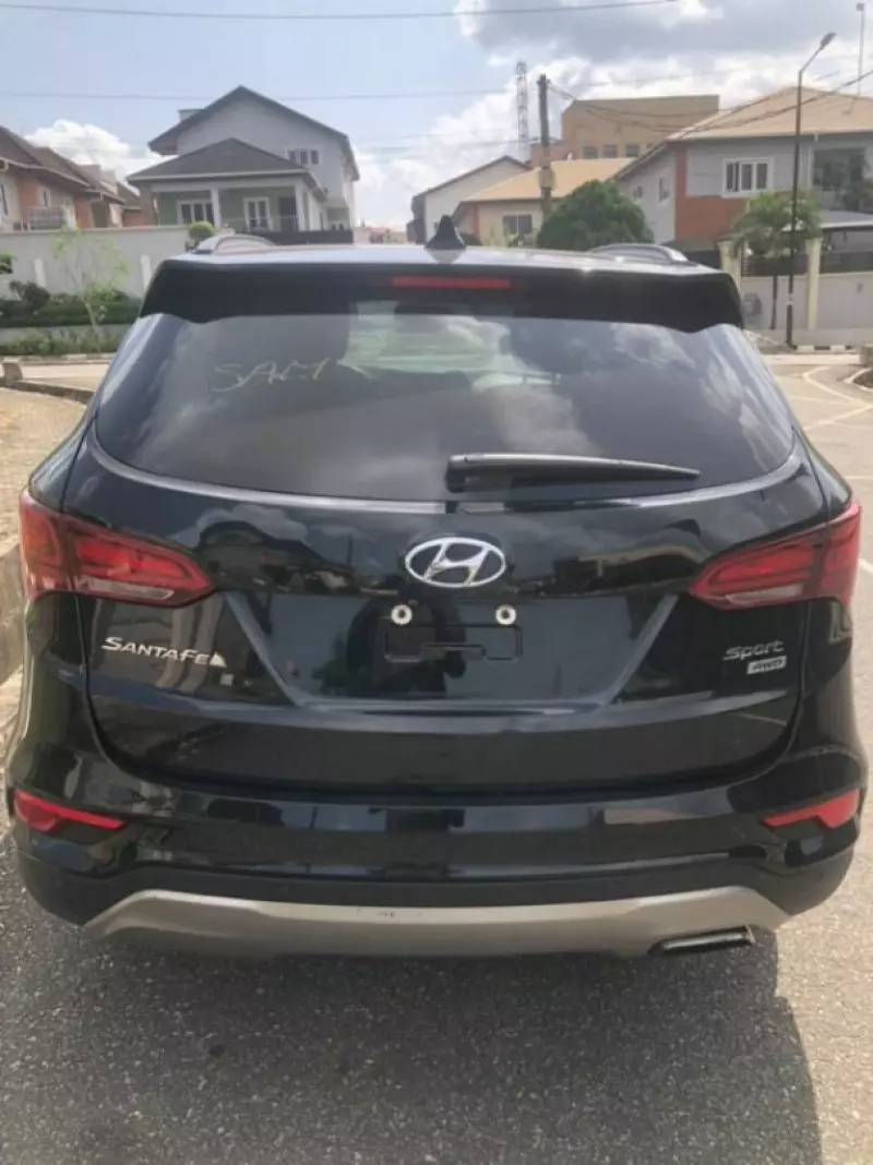 Hyundai Santa Fe - 2017