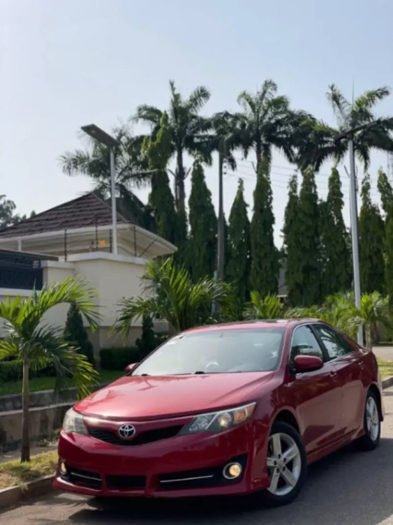 Toyota Camry   - 2012