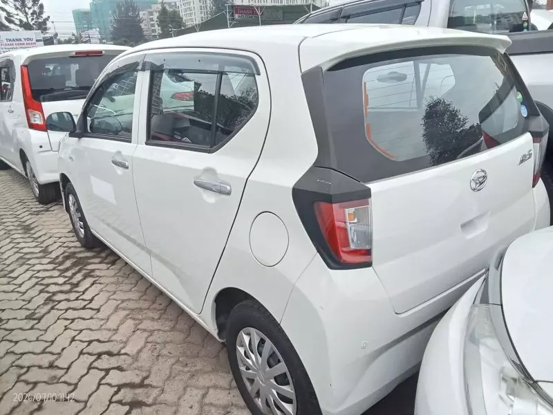 Daihatsu Mira    - 2020