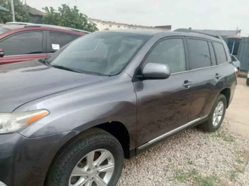 Toyota Highlander   - 2013