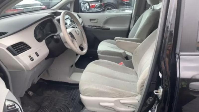 Toyota Sienna   - 2006