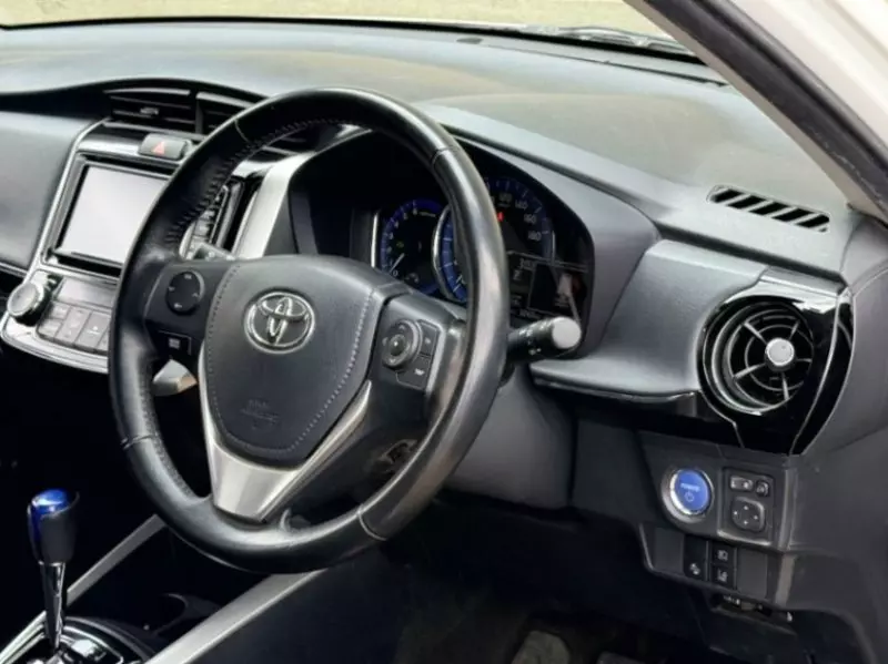 Toyota Fielder hybrid    - 2018