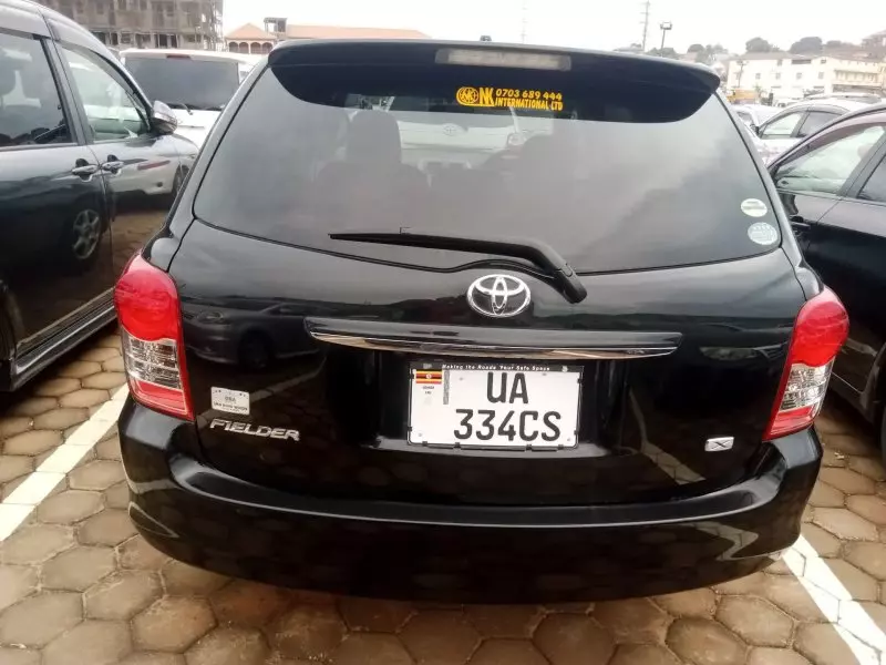 Toyota Fielder    - 2010