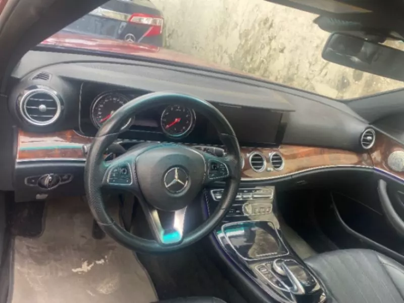 Mercedes-Benz E 300   - 2017