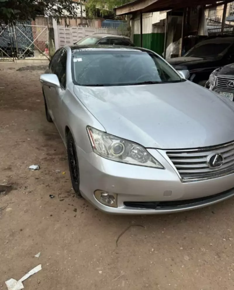 Lexus ES   - 2011