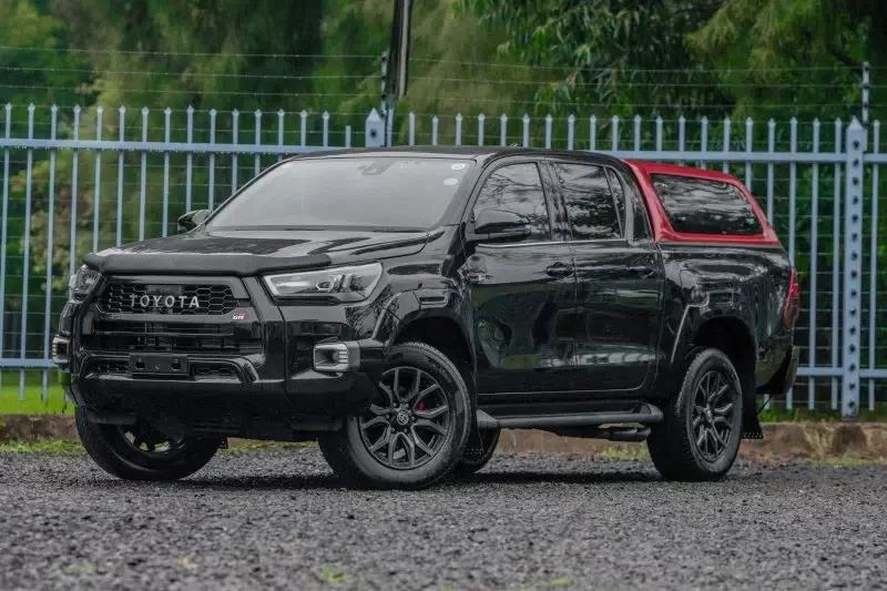 TOYOTA Hilux   - 2022