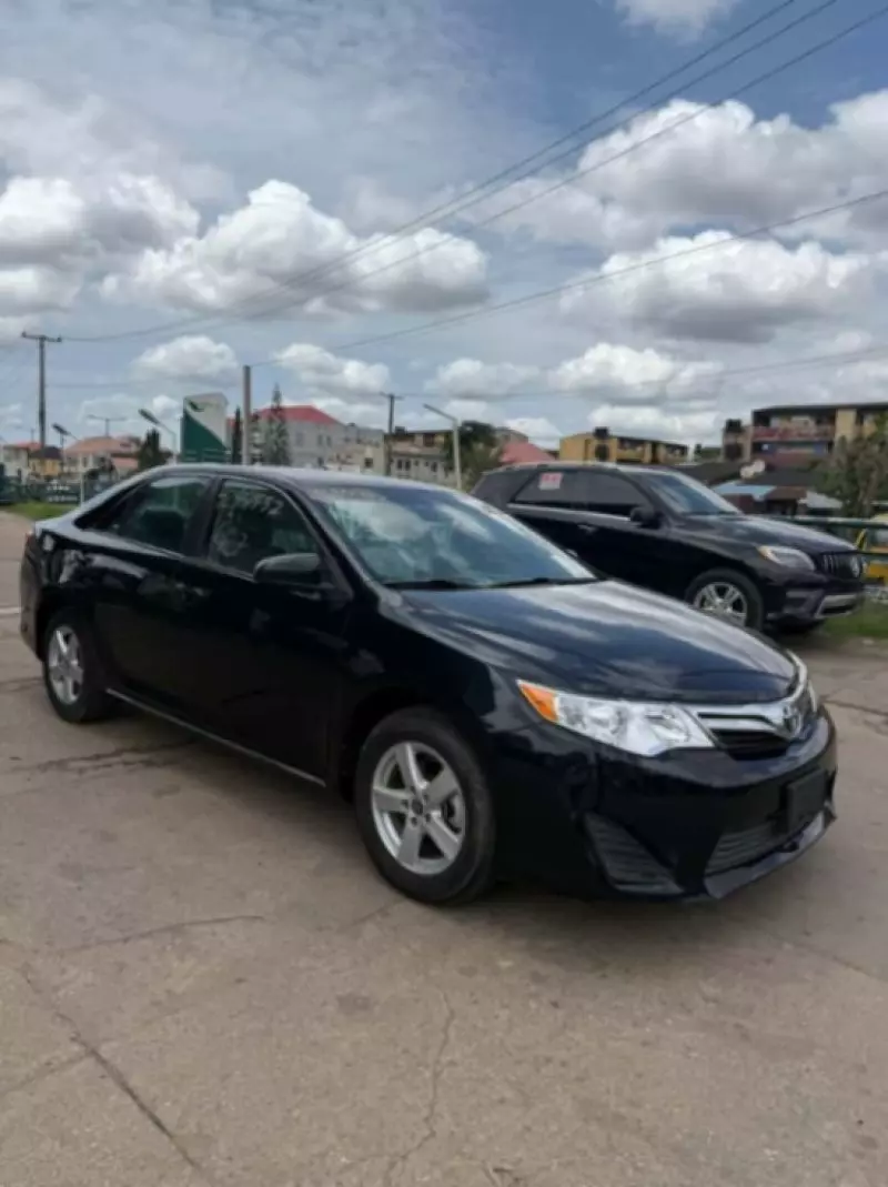 Toyota Camry   - 2014