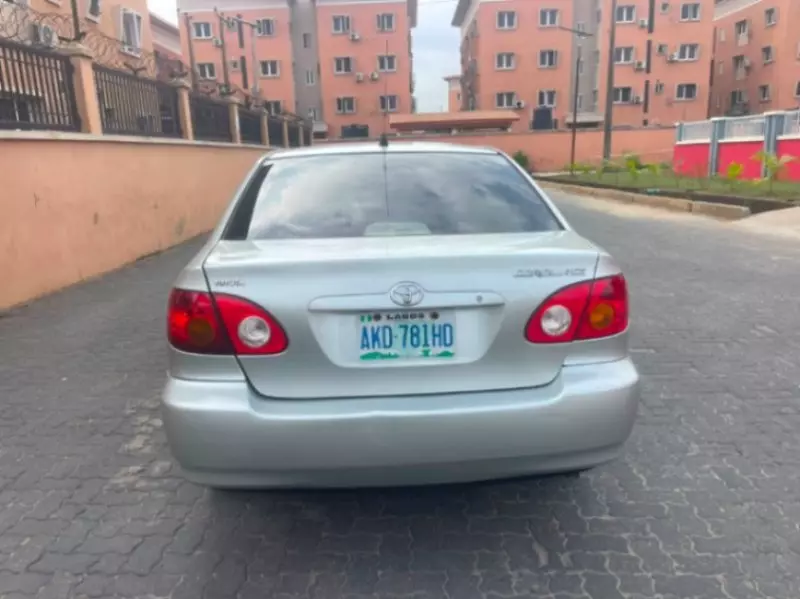 TOYOTA Corolla - 2003