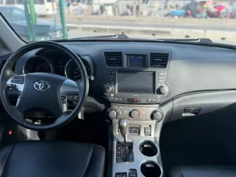TOYOTA Highlander   - 2012