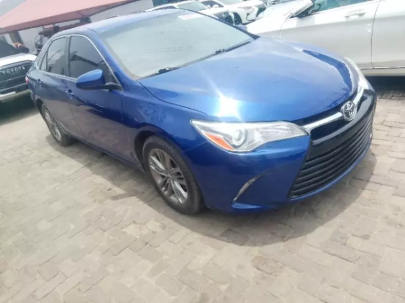 Toyota Camry   - 2016