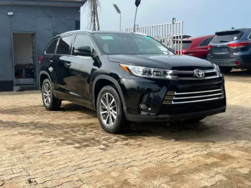 Toyota Highlander   - 2017