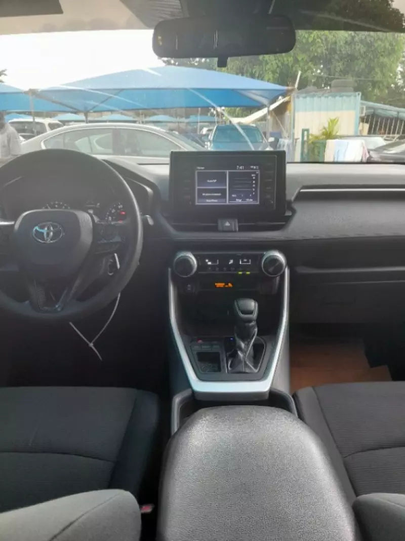 Toyota RAV 4   - 2019