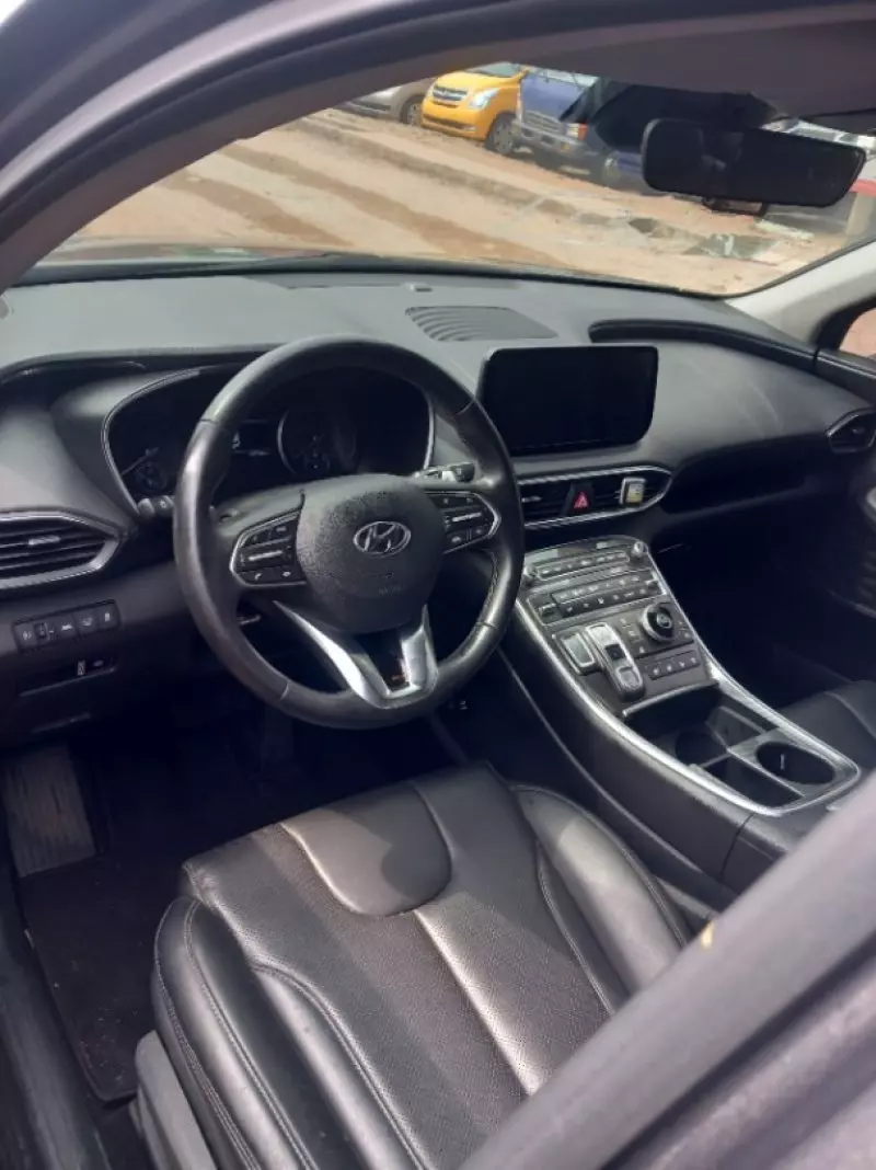 Hyundai Santa Fe   - 2022