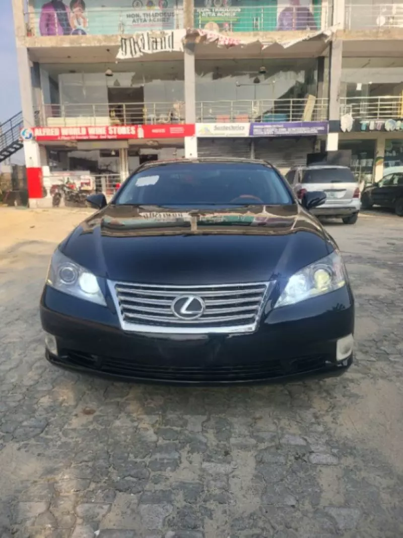 Lexus ES 350   - 2010