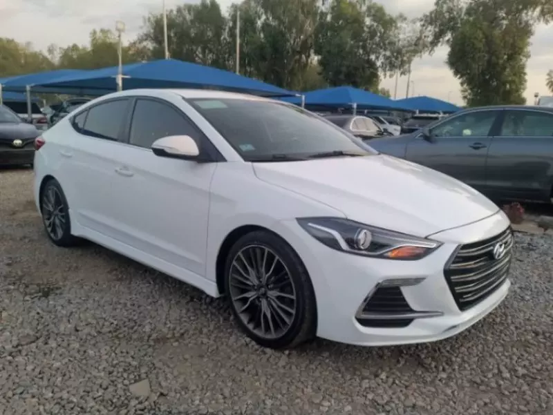 Hyundai Elantra - 2017