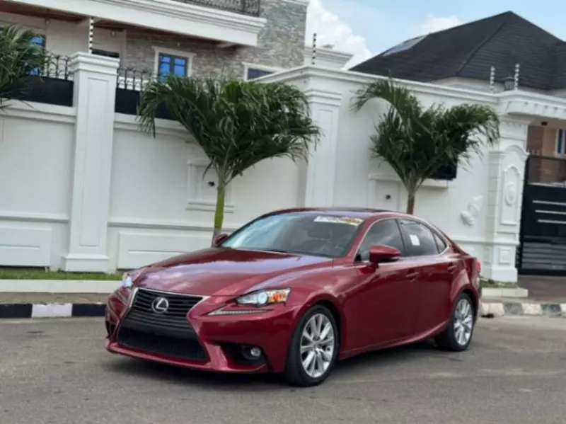 Lexus IS   - 2015