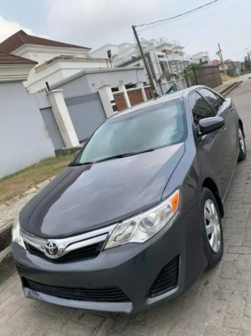 Toyota Camry   - 2013