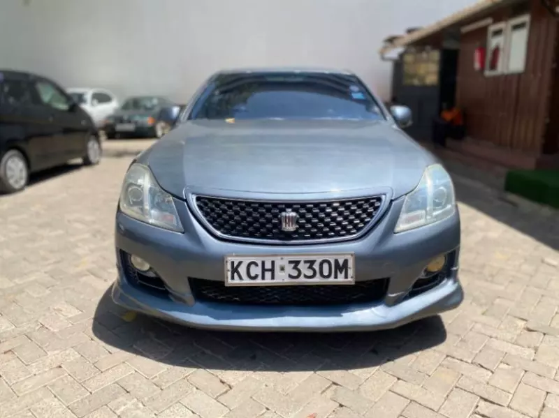 Toyota Crown   - 2009
