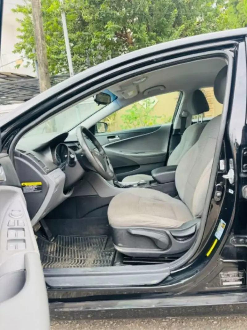 Hyundai Sonata   - 2013