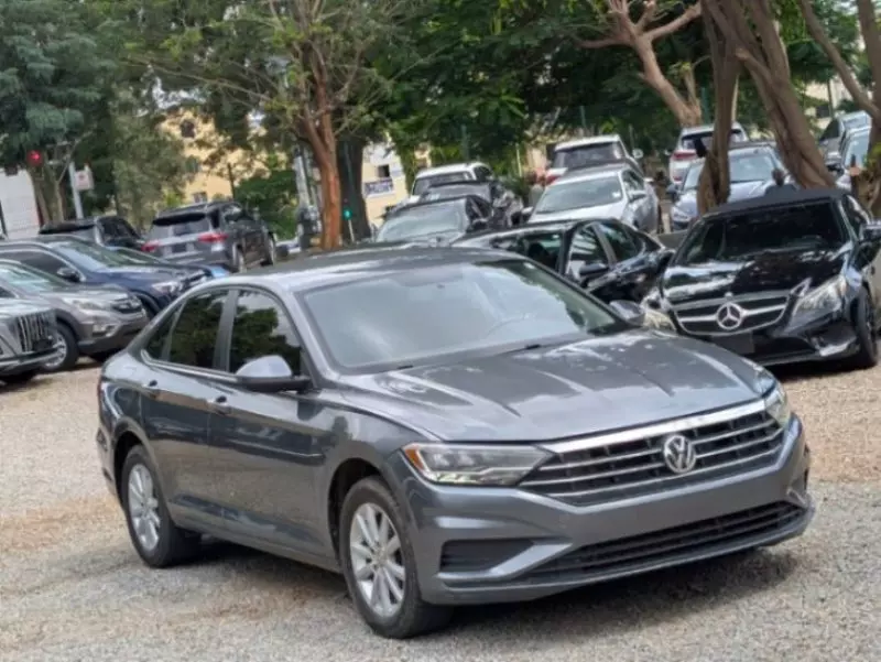 Volkswagen Jetta   - 2019