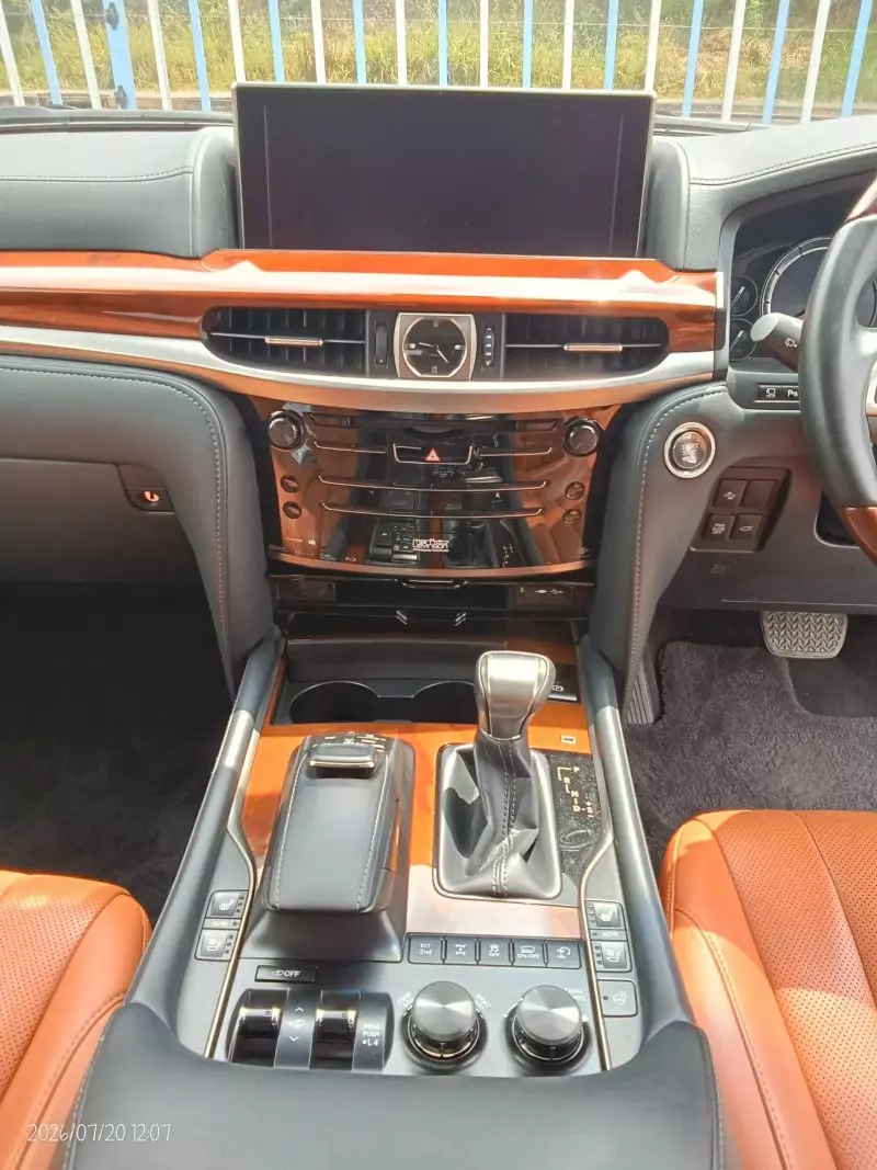 Lexus LX 570 - 2019