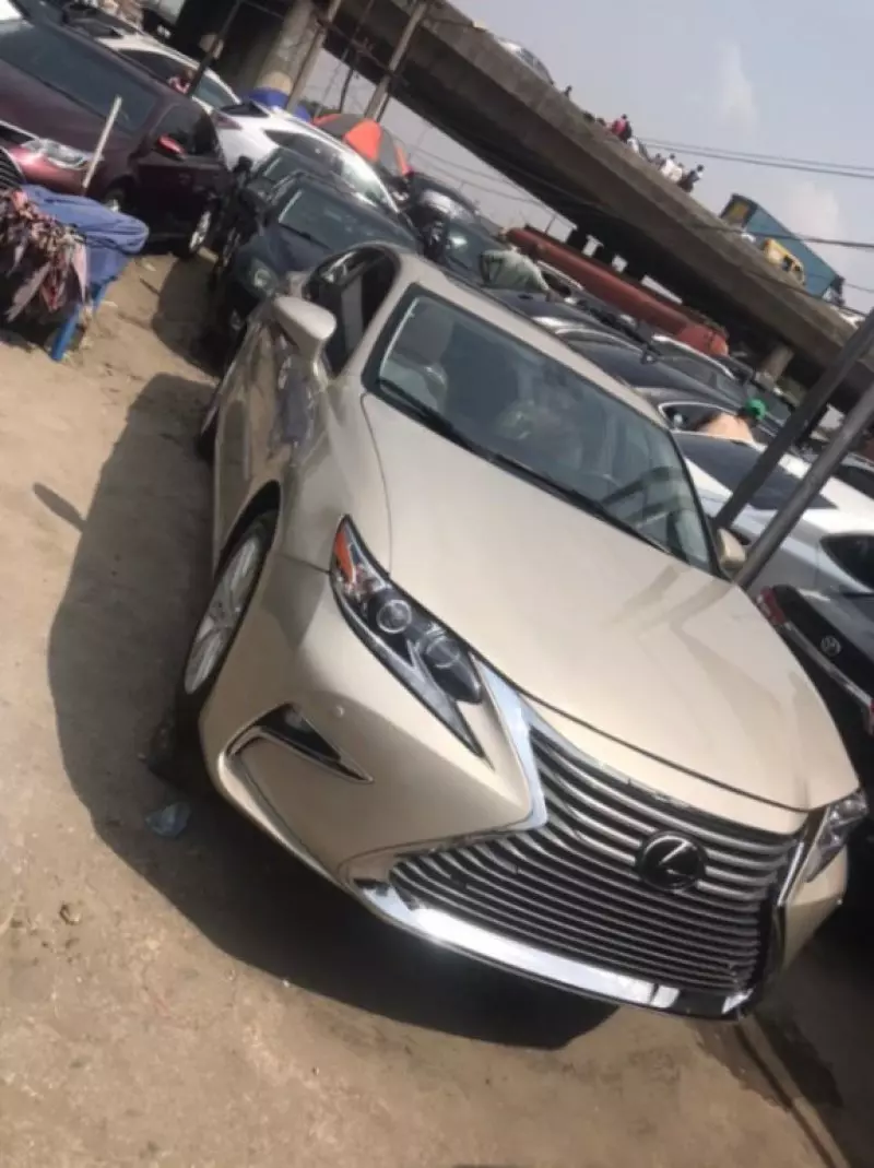 Lexus ES 350   - 2014