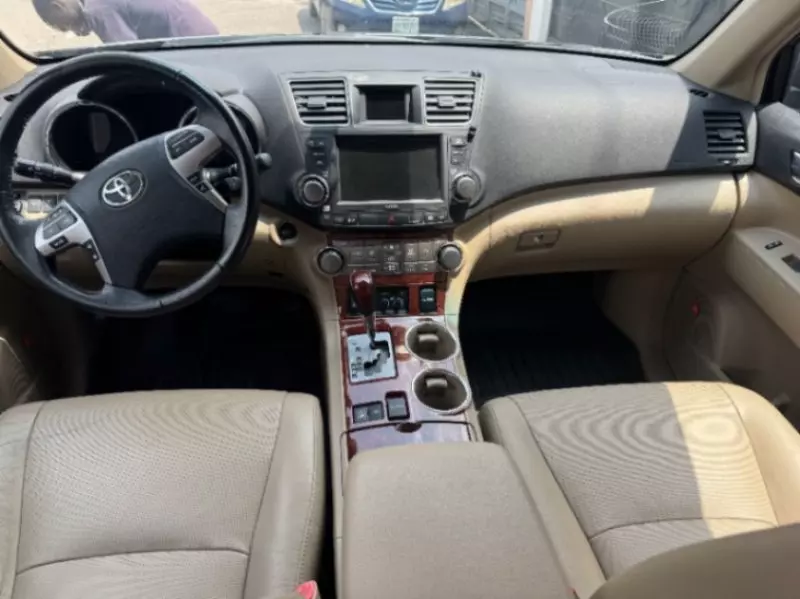 TOYOTA Highlander - 2012