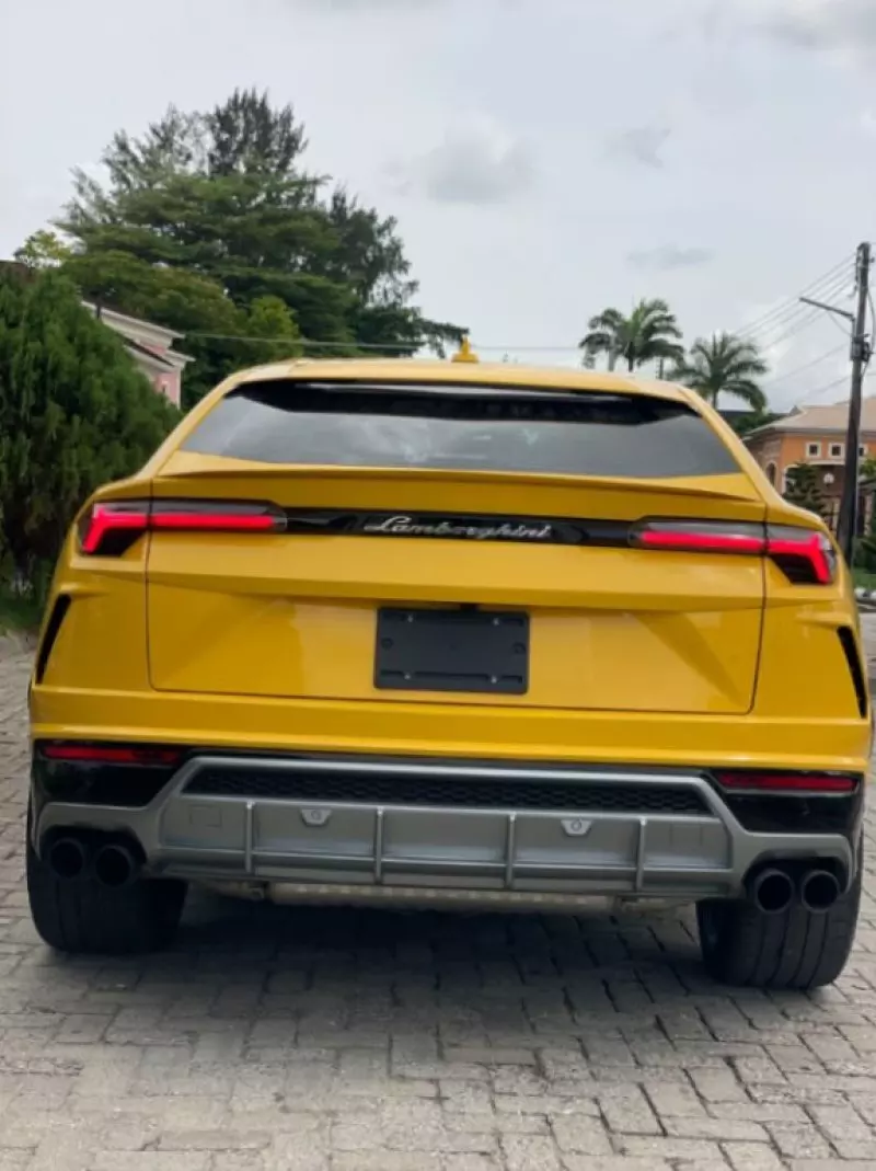 Lamborghini Urus   - 2020