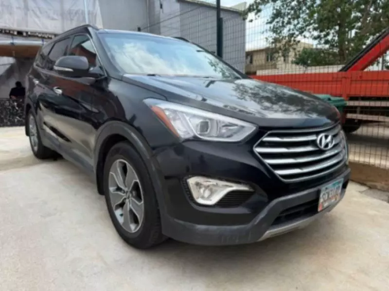 Hyundai Santa Fe   - 2015