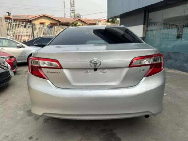 Toyota Camry   - 2012