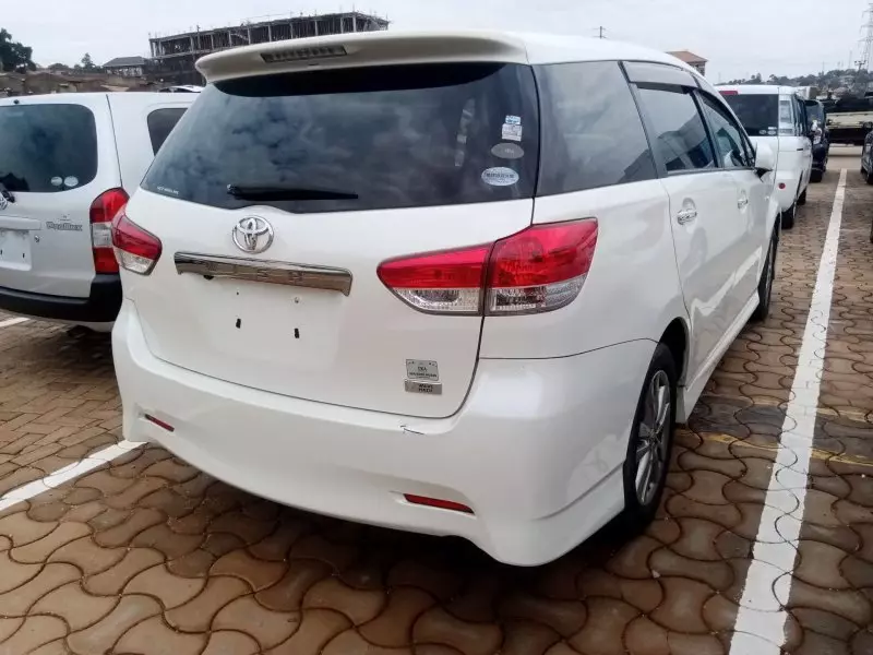 Toyota Wish   - 2012