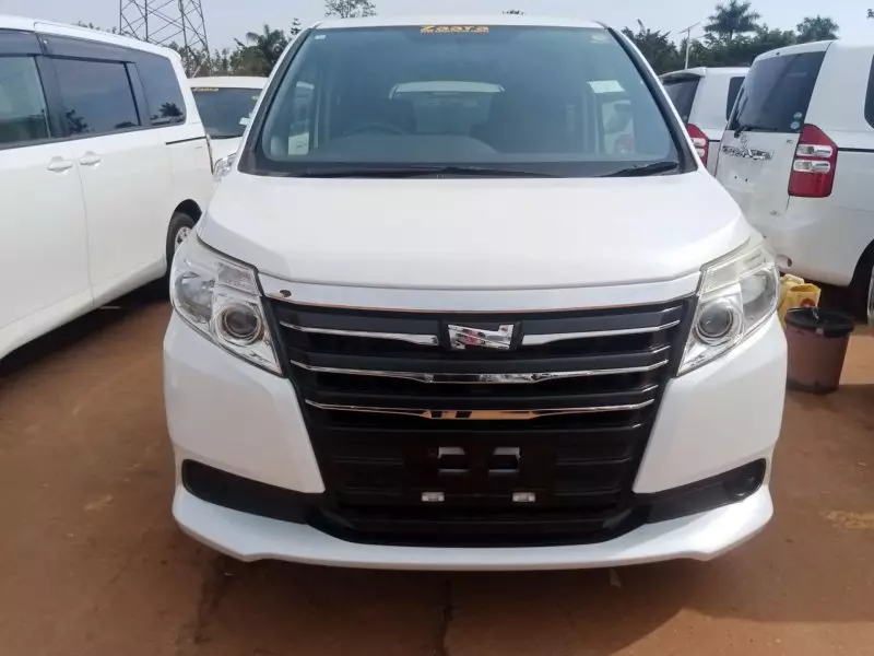 TOYOTA Noah   - 2015