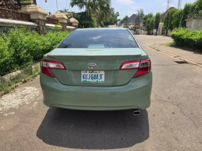 Toyota Camry - 2015