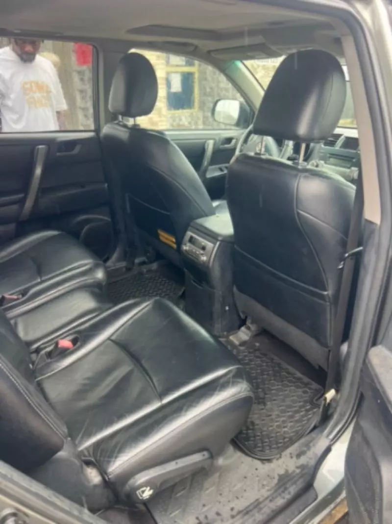 TOYOTA Highlander - 2010