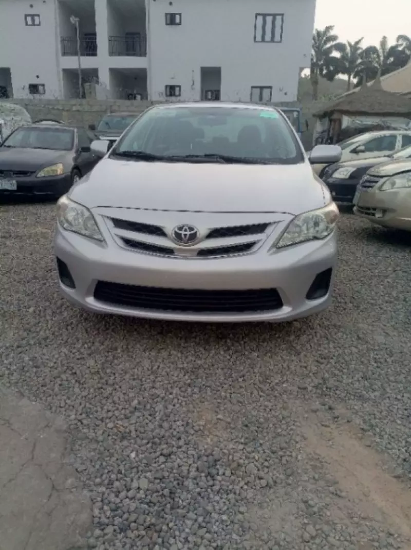Toyota Corolla   - 2011