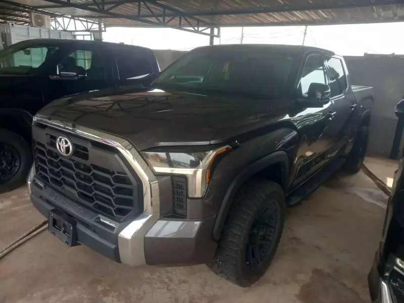 Toyota Tundra   - 2022