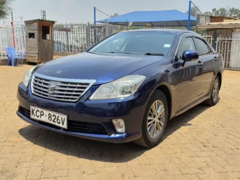 Toyota Crown   - 2011